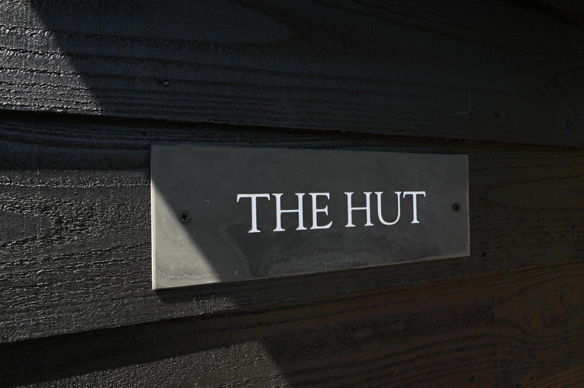 Отель The Hut - A Shepherd'S Hut On Our Family Farm In Warwickshire Ившем Экстерьер фото